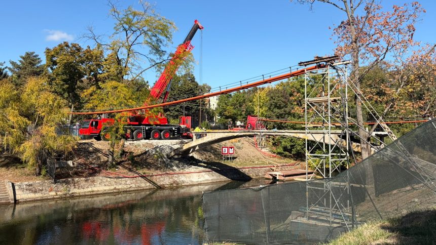 Timișoara reconstruiește Pasarela Îndrăgostiților. Investiție de 7,74 milioane de lei