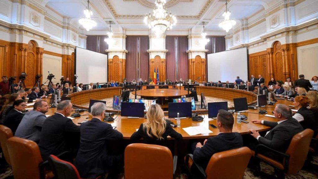 Guvernul Niculescu, audiat în Parlament. Votul de învestitură, marți