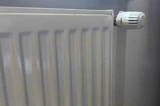 Căldura a fost pornită în Timișoara, însă mai multe puncte termice au probleme, iar unele calorifere rămân reci