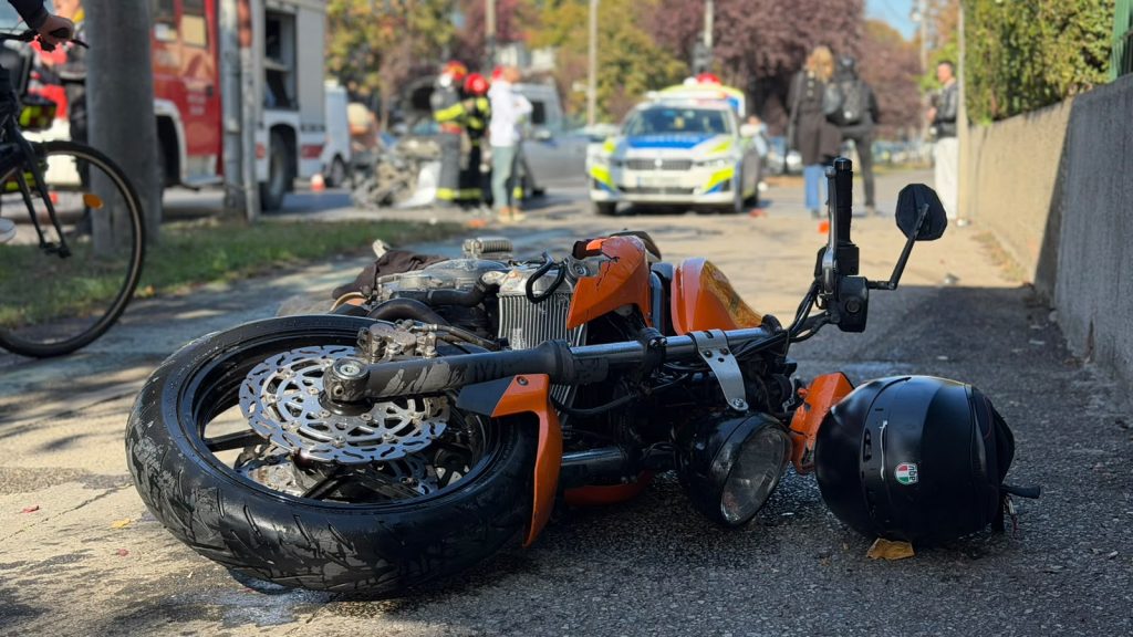 Accident pe strada Cluj din Timișoara. Un motociclist a ajuns la spital