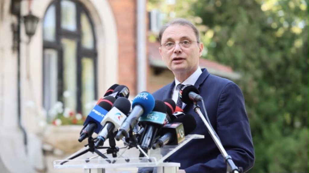 Luca Niculescu, învestit premier. Noul Guvern a primit votul Parlamentului