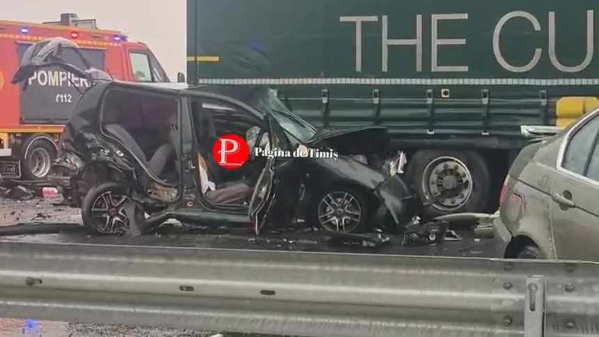 Accident în apropiere de Timișoara. Un șofer a rămas încarcerat