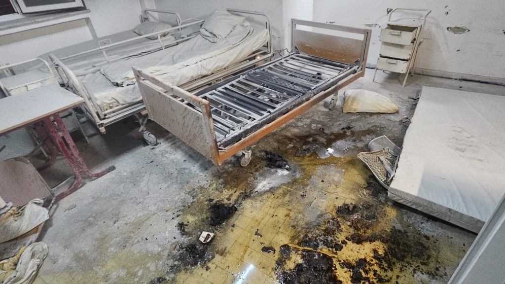 Incendiu la Spitalul Județean Reșița. O pacientă, cu arsuri