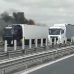 TIR în flăcări pe autostrada A1, între Timișoara și Arad