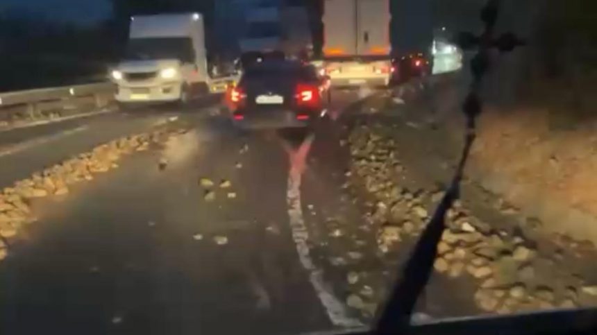 Sfeclă împrăștiată pe DN 68A, în apropierea localității Coșava din județul Timiș