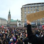 Proteste de amploare în Europa, pe fondul temerilor privind posibile violențe provocate de grupări extremiste.