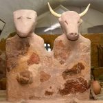 Reprezentarea feminină și capul de taur din sanctuarul neolitic de la Parța, județul Timiș Copiază